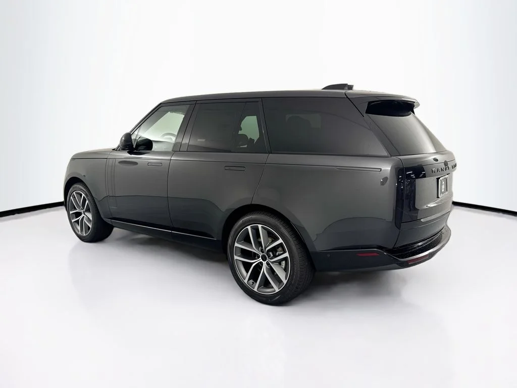 New 2026 Carpathian Grey Land Rover SE image 7
