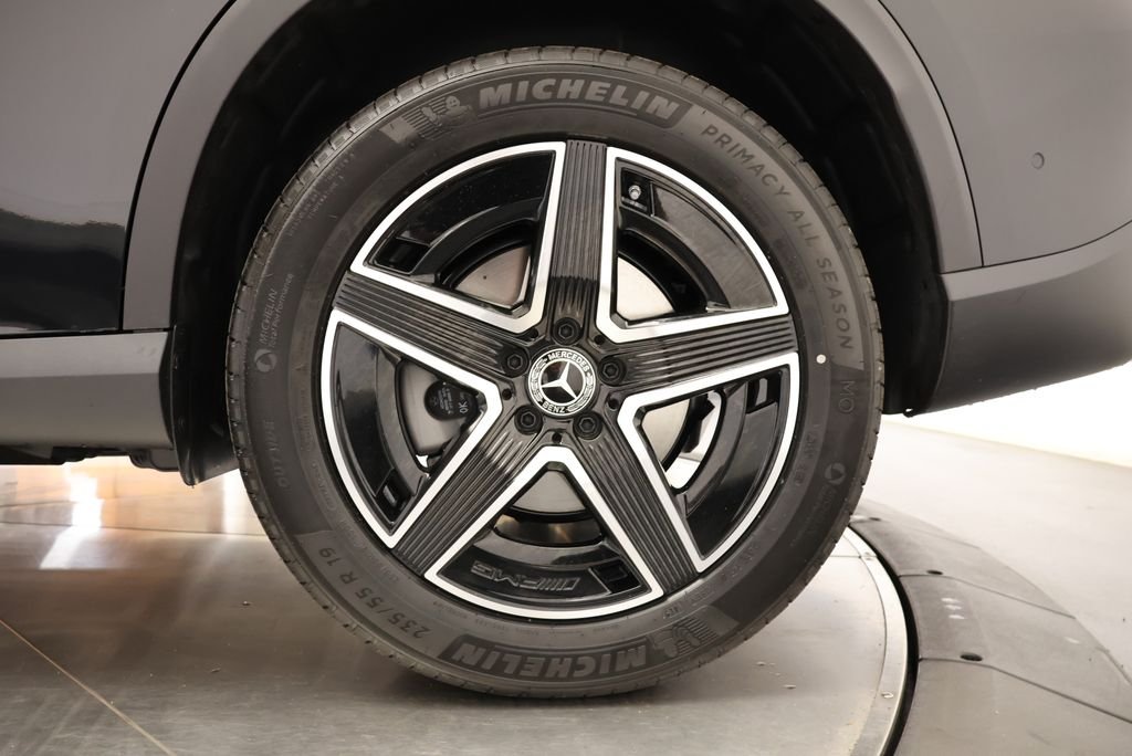 Used 2026 Black Mercedes-Benz GLC 300 image 12