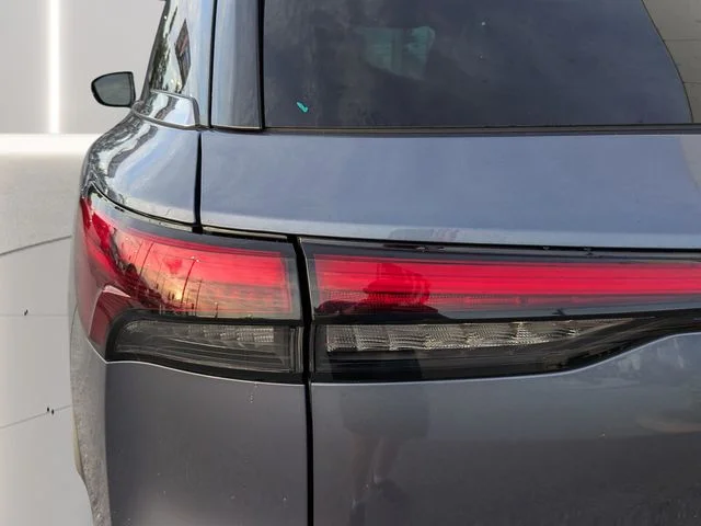 Used 2025 Blue INFINITI Autograph image 8