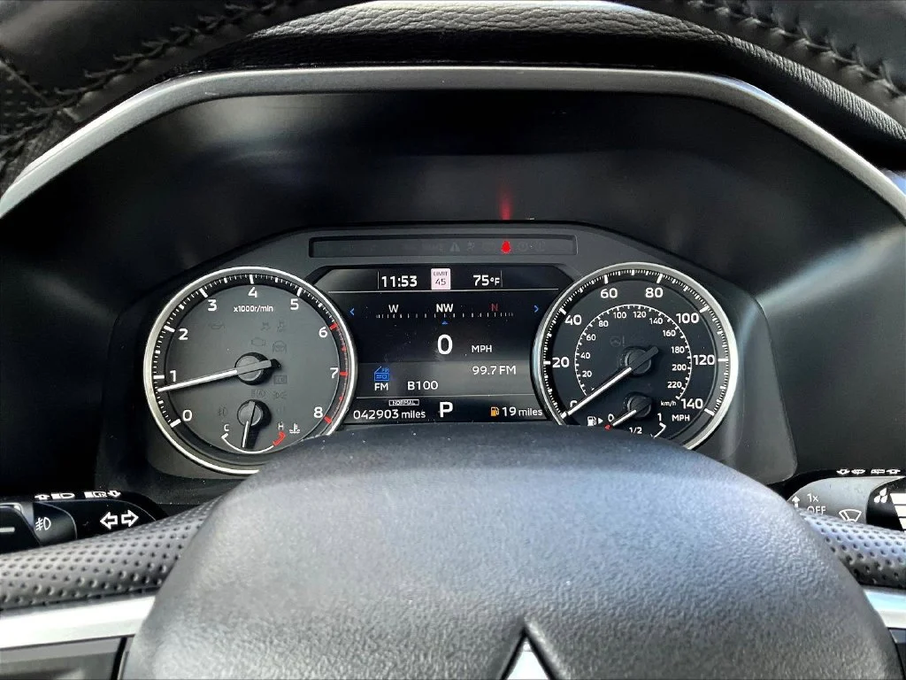 Used 2024 White Mitsubishi SE image 17