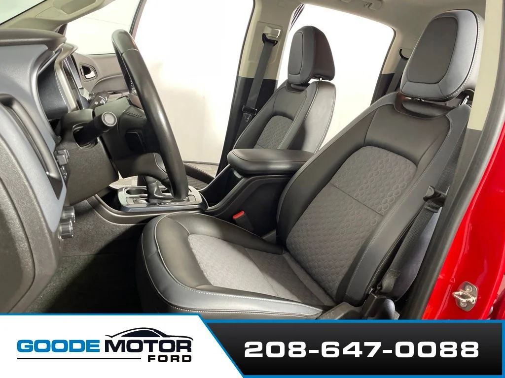 Used 2018 Red Chevrolet Z71 image 11