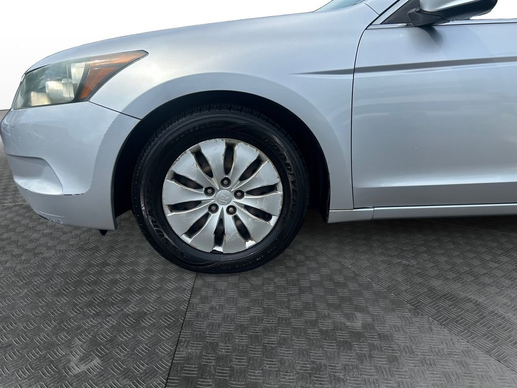 Used 2008 Alabaster Silver Metallic Honda LX image 14