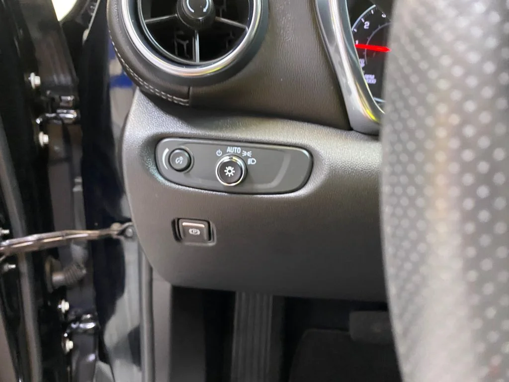 Used 2025 Black Chevrolet LT image 33