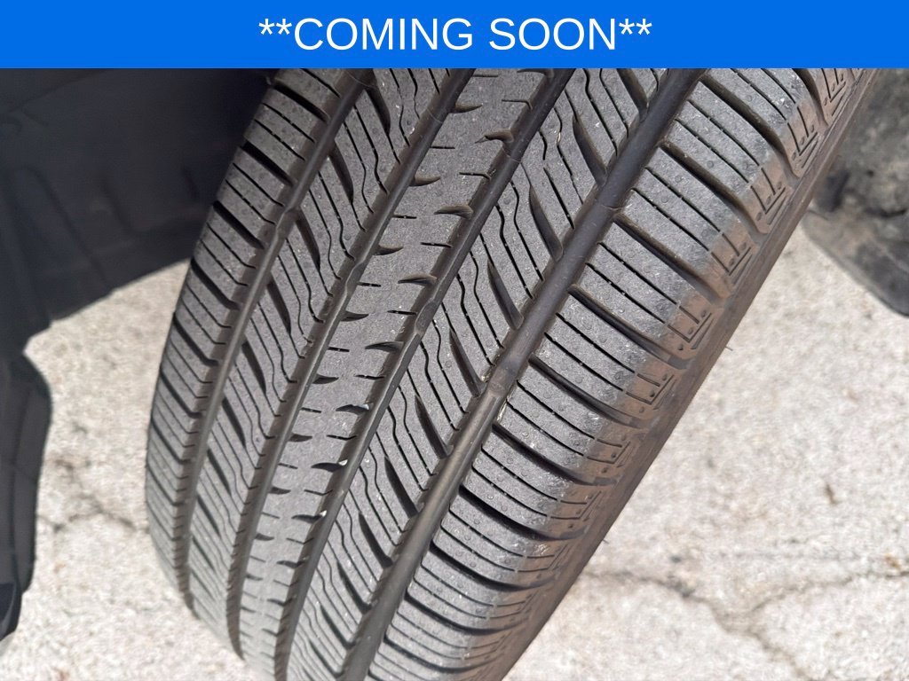 Used 2010  Toyota Limited image 21
