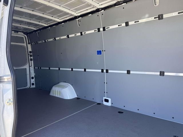 New 2026 Arctic White Mercedes-Benz Cargo 170 WB image 31