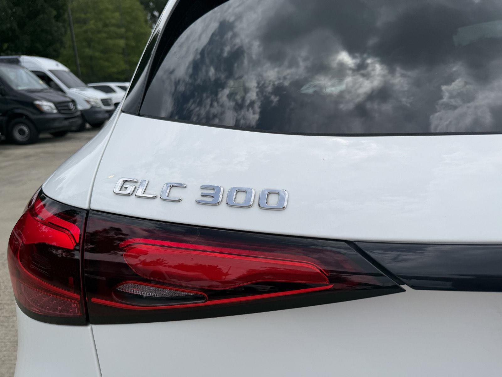 Certified Used 2026 Polar White Mercedes-Benz GLC 300 image 22