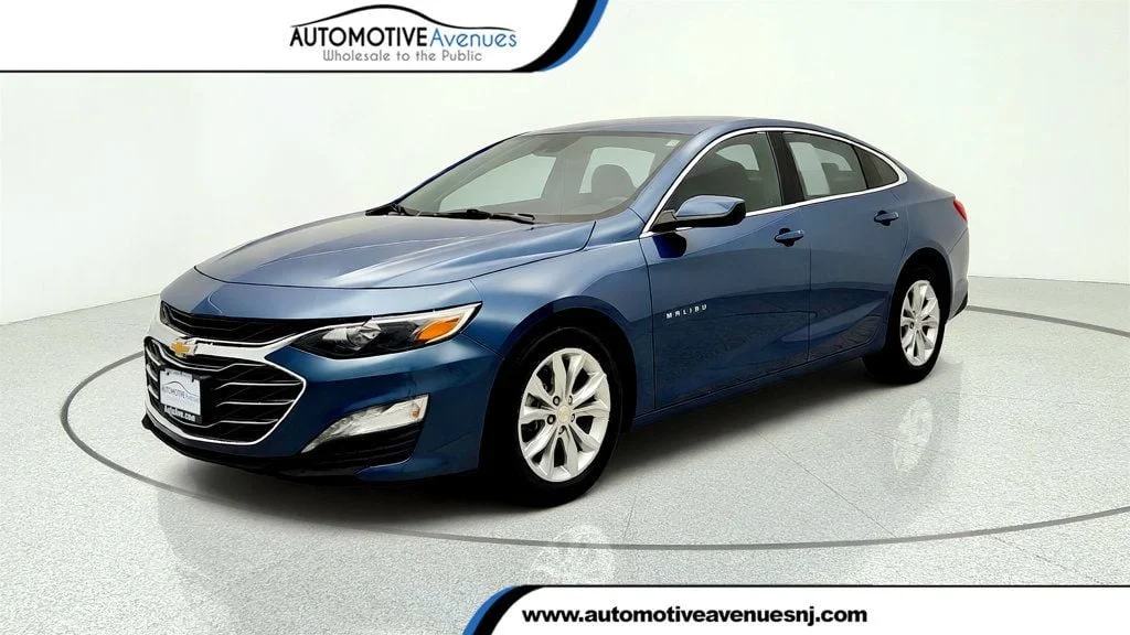 Used 2024 Lakeshore Blue Metallic Chevrolet 4dr Sedan 1LT image 1