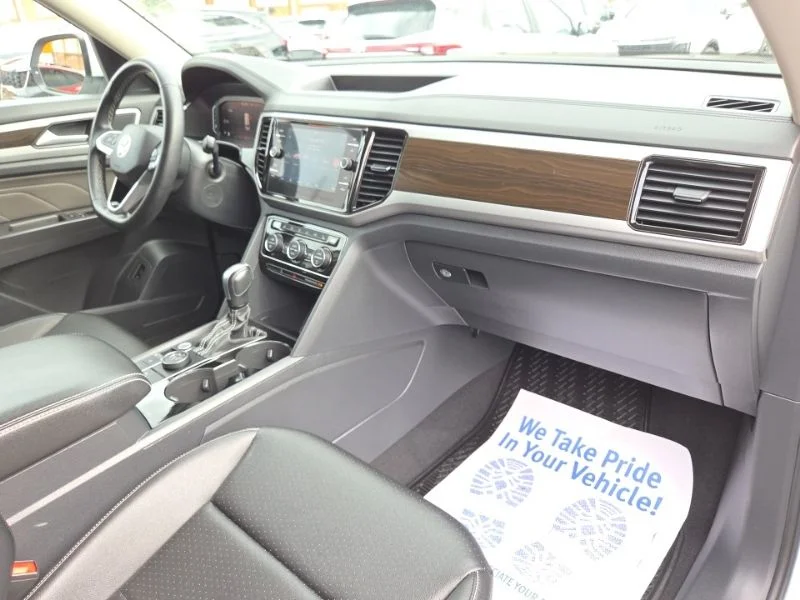Used 2023  Volkswagen 3.6L V6 SE w/Technology image 14