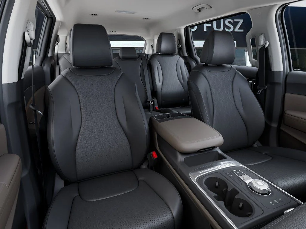 New 2027 Ceramic Silver Kia LXS image 15