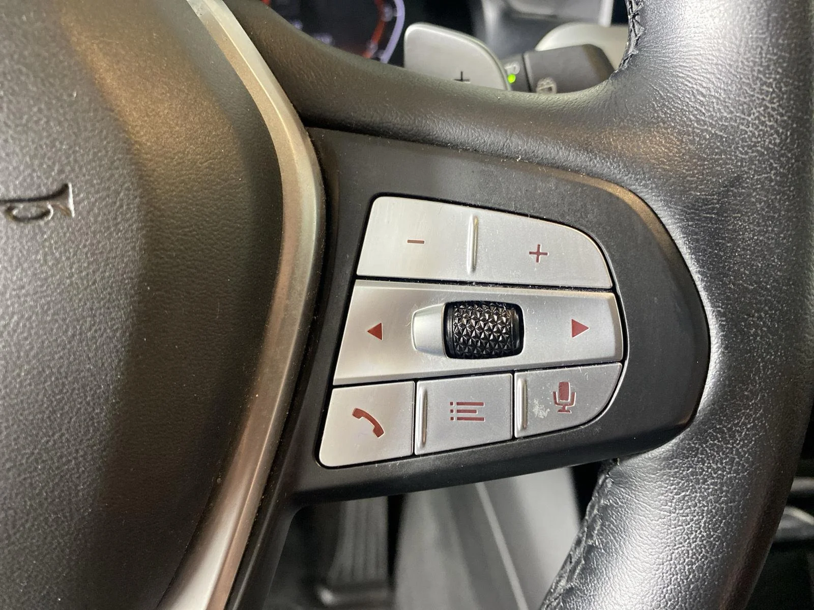Used 2022 Mineral White Metallic BMW xDrive30i image 20