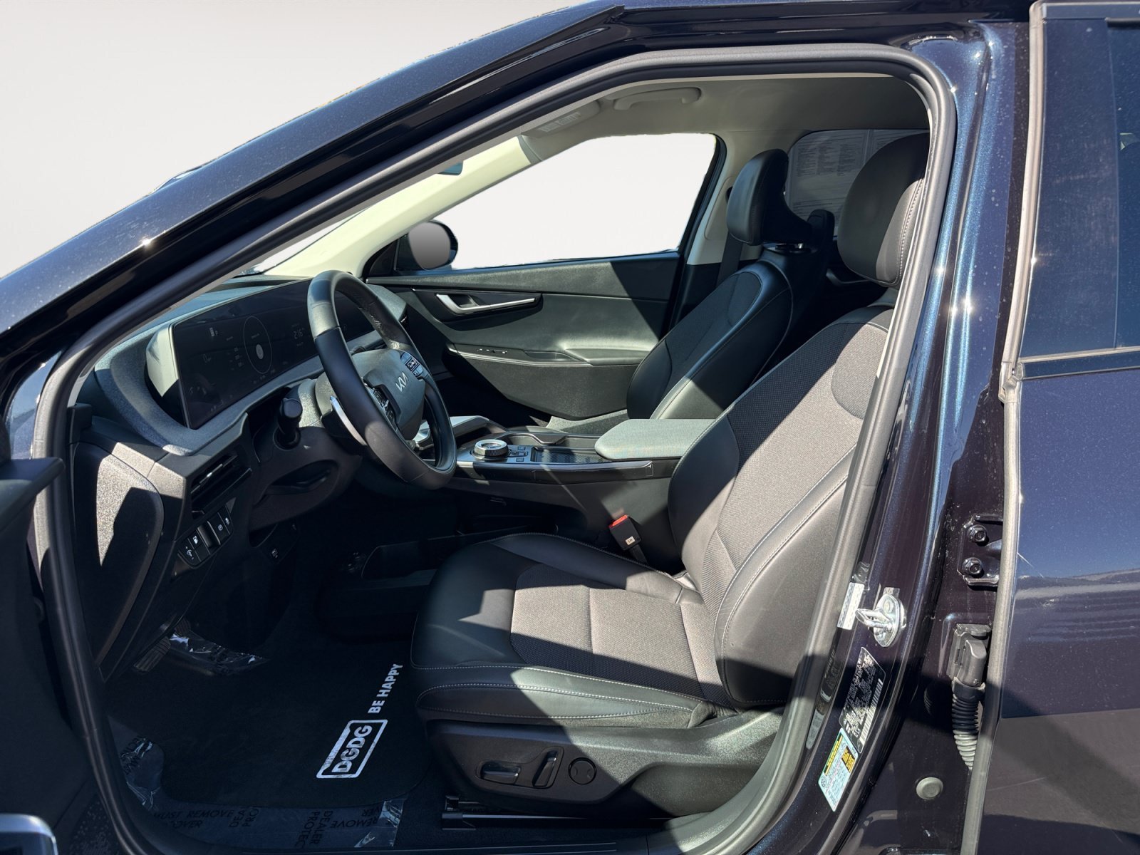 Used 2024 Blue Kia Light image 10