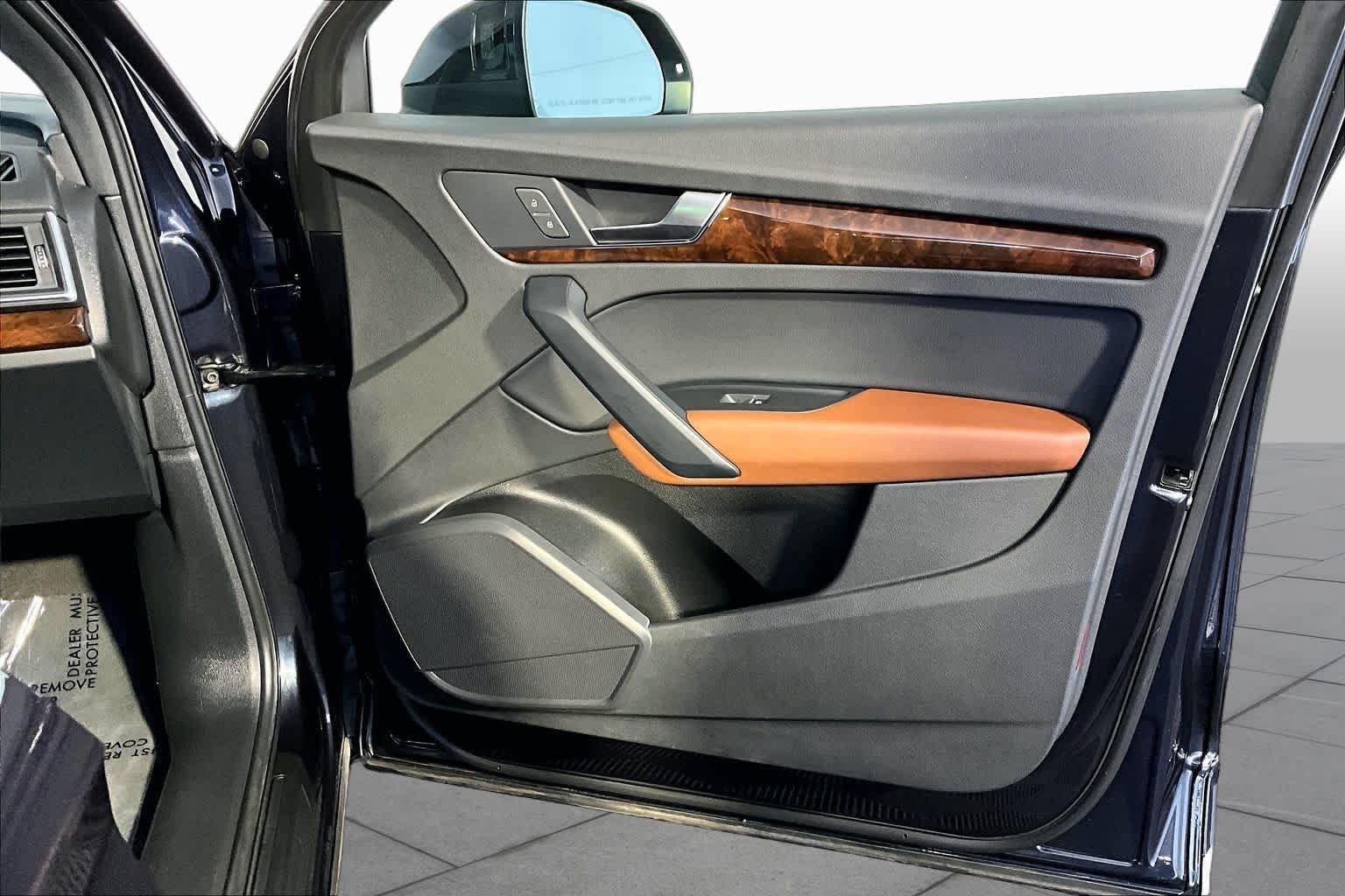 Used 2019 Moonlight Blue Metallic Audi Premium image 23