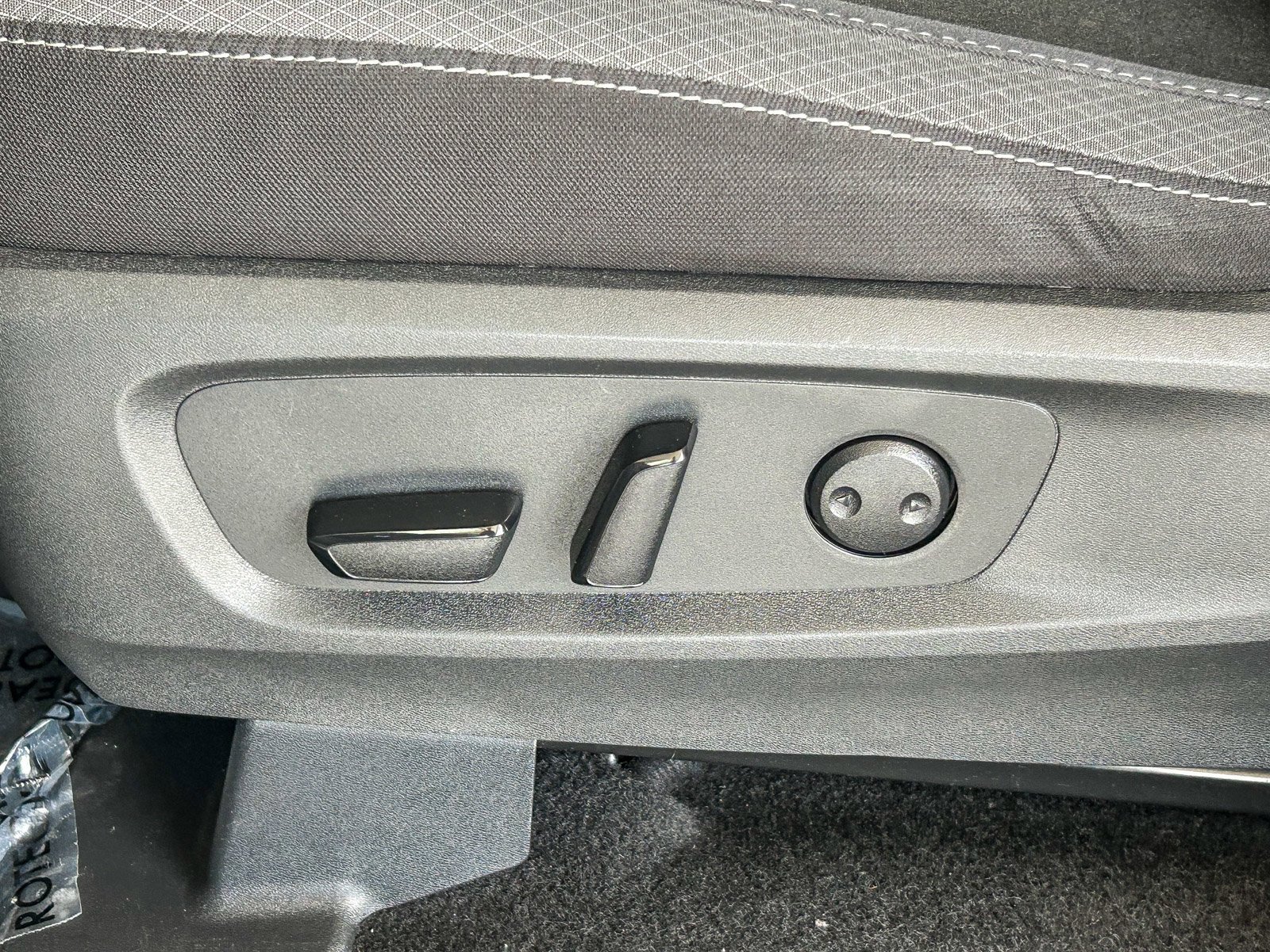 Used 2025 GUN METALLIC NISSAN SV image 22