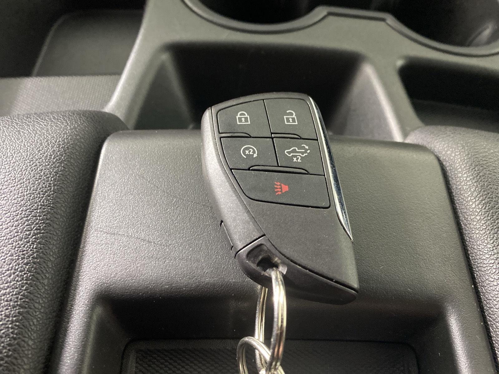 Used 2024 Summit White Chevrolet LT image 21