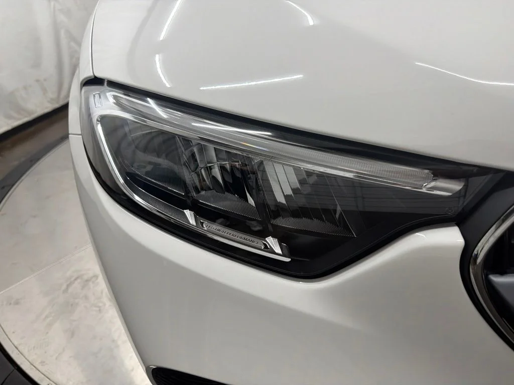 New 2027 White Mercedes-Benz GLC 300 image 10