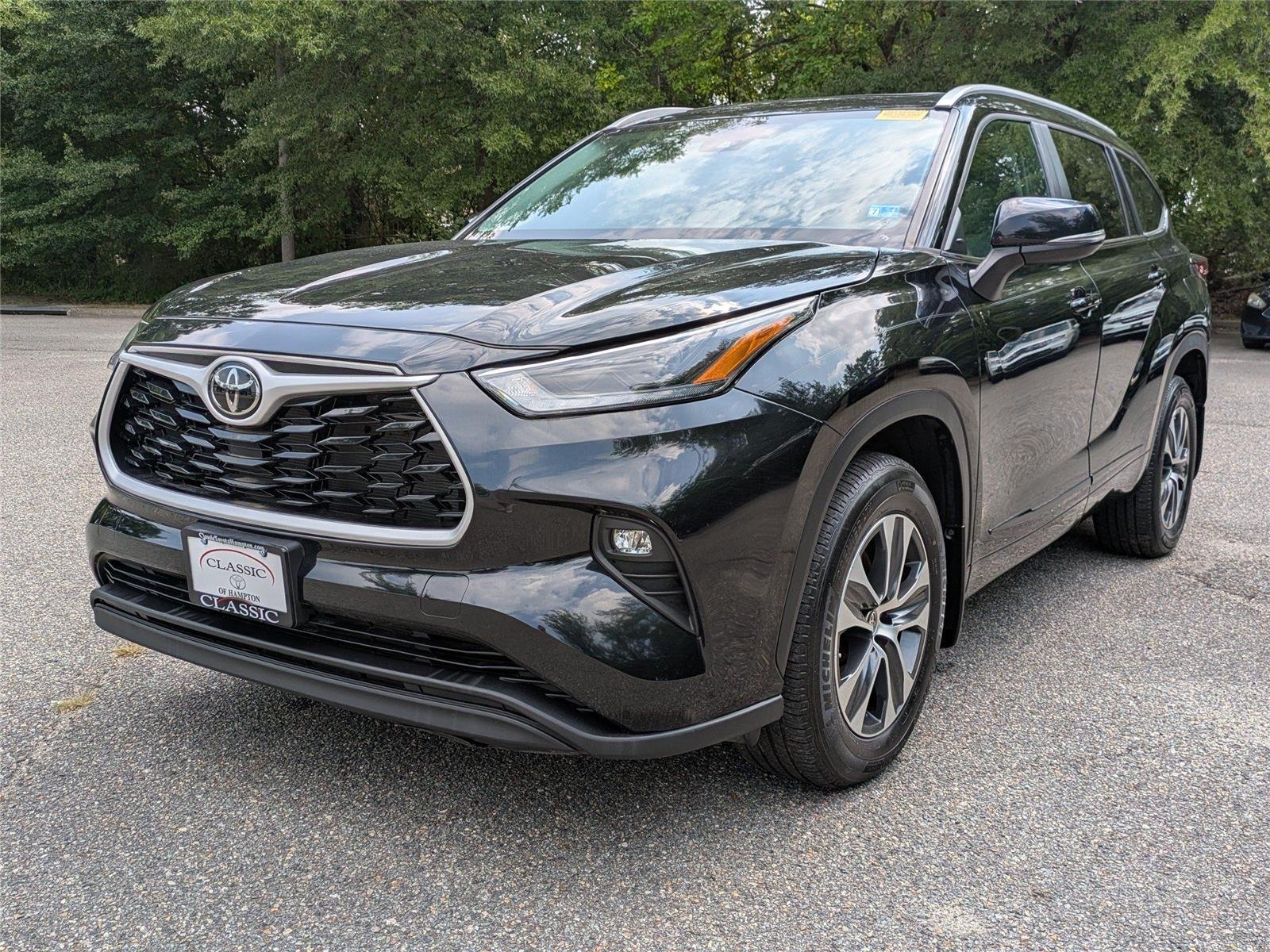 Used 2023 Midnight Black Metallic Toyota XLE image 8