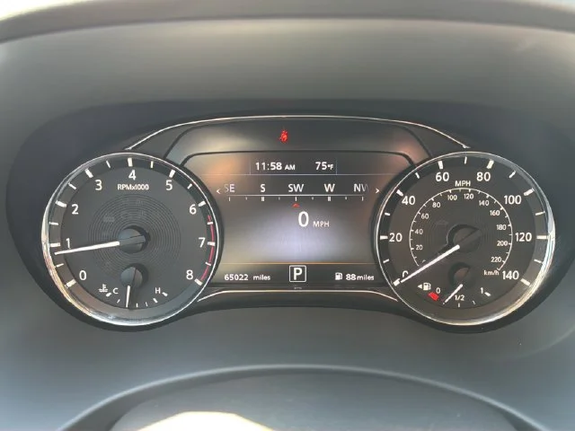 Used 2022 Black INFINITI Premium Select image 9