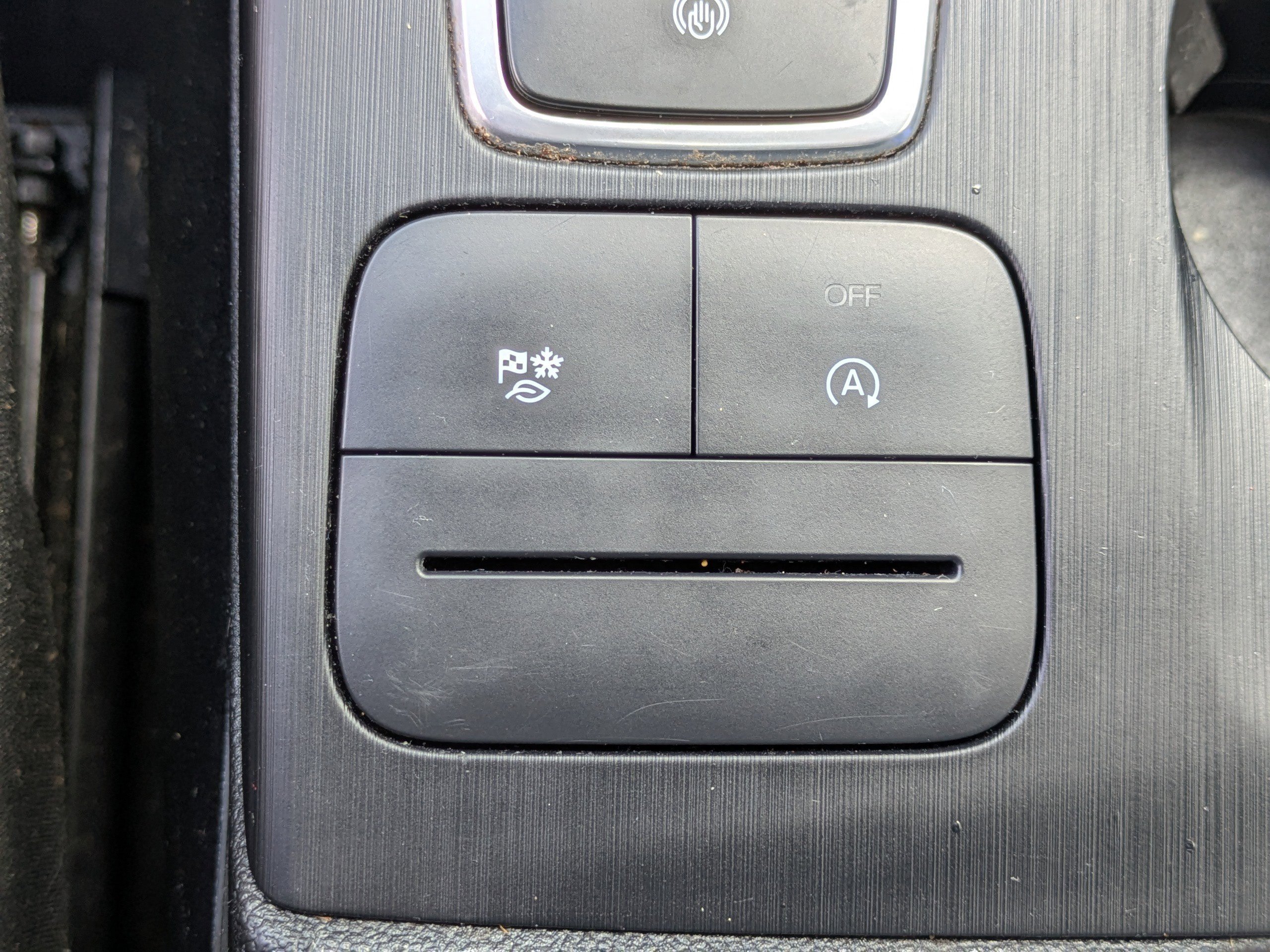 Used 2022  Ford SE image 30
