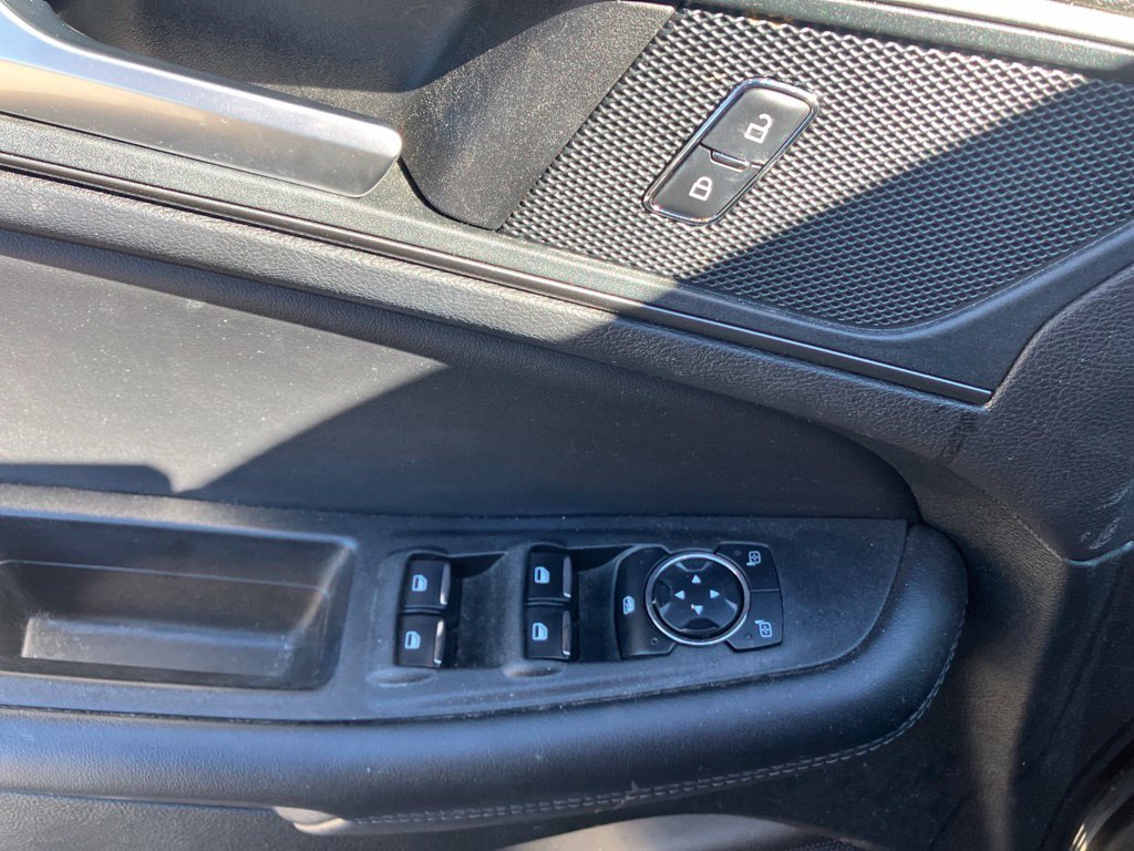 Used 2024 Blue Ford SE image 10