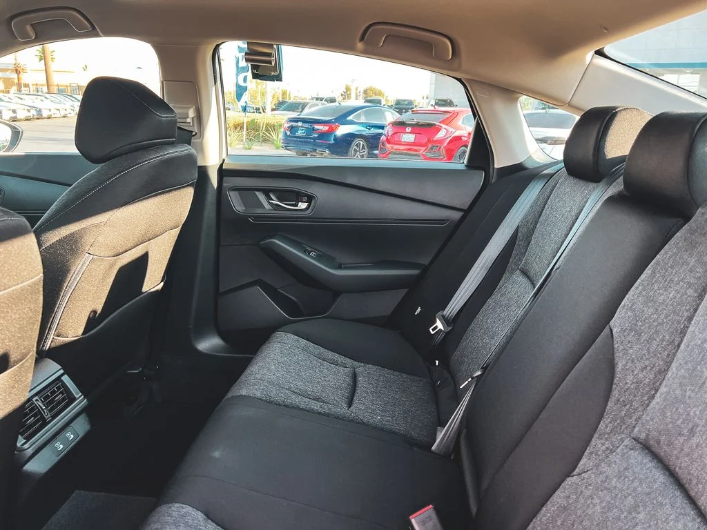 New 2026 Platinum White Pearl Honda LX image 24