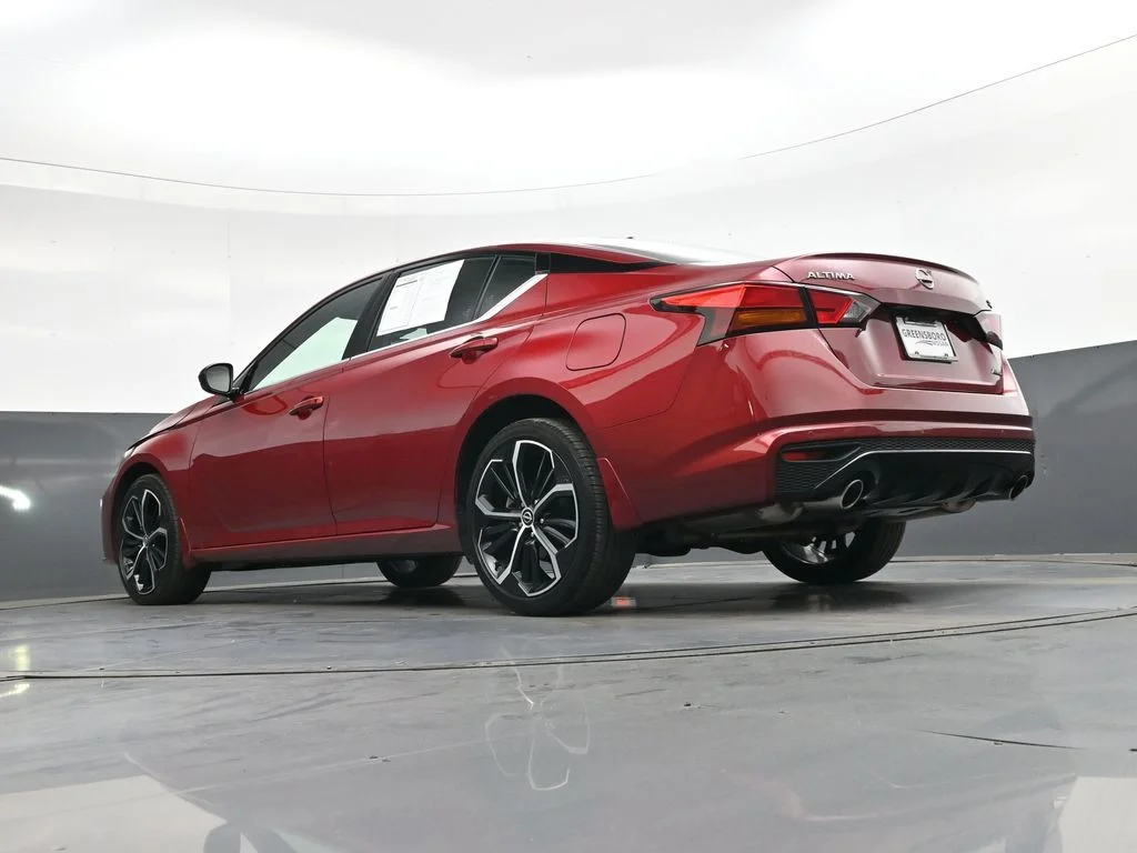 Used 2025 Red Nissan 2.5 SR image 45