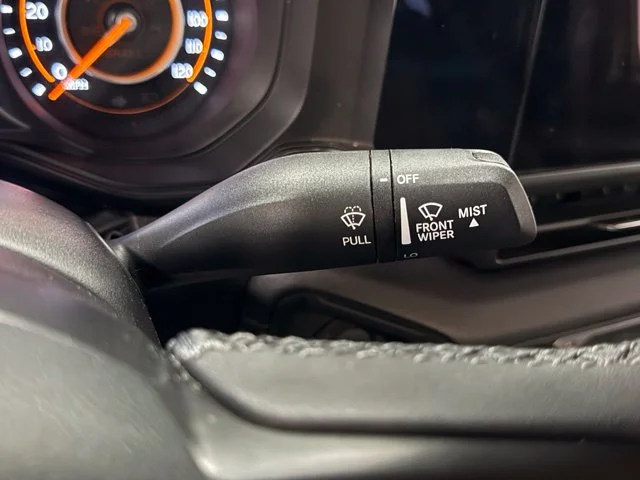 Used 2025  Jeep Mojave image 18