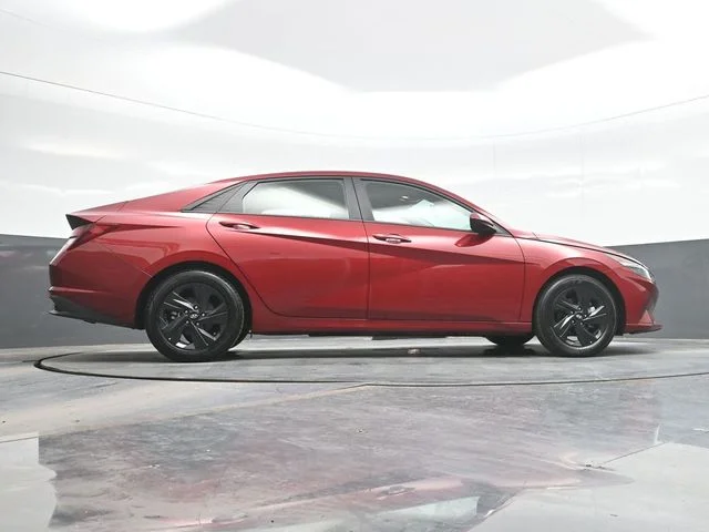 Used 2023 Red Hyundai SEL image 25