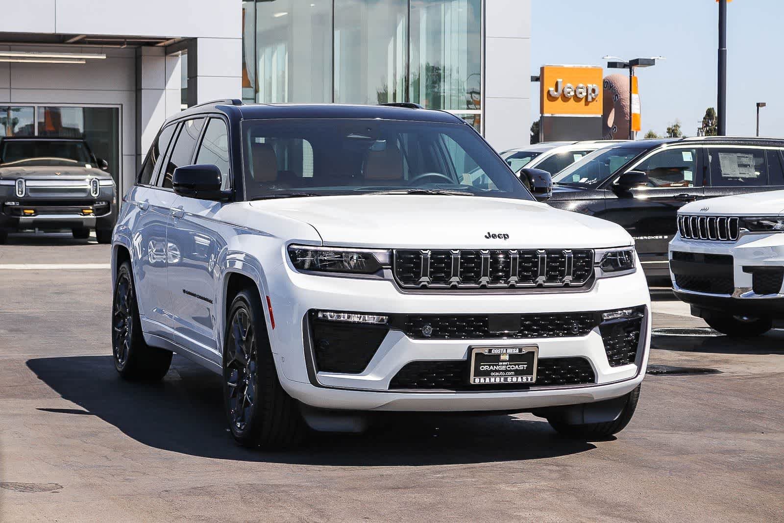 New 2026 Bright White Clear-Coat Exterior Paint Jeep Summit image 3