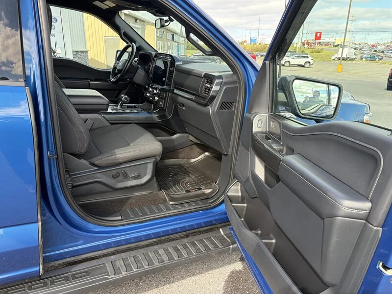 Used 2022 Blue Ford XLT image 5
