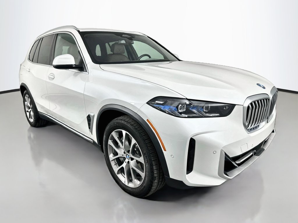 Used 2026 White Metallic BMW xDrive50e image 3