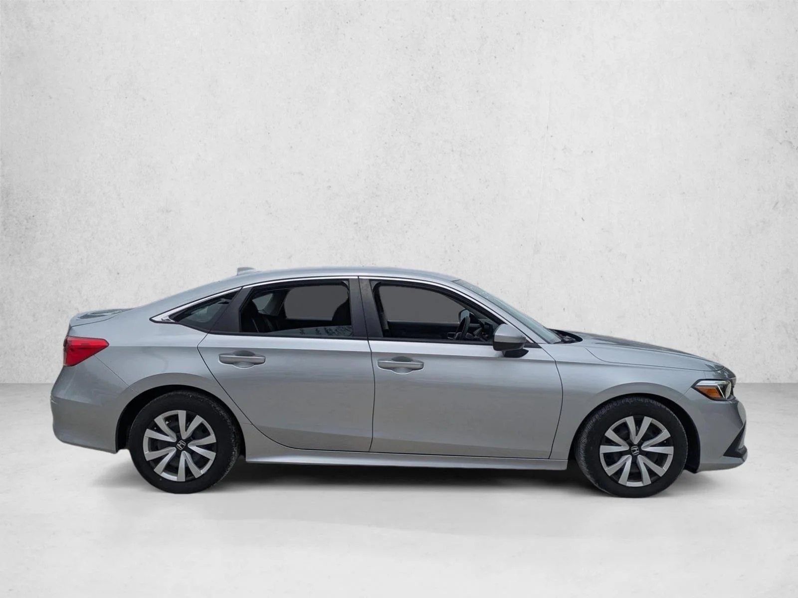 Used 2024 Lunar Silver Metallic Honda LX image 4