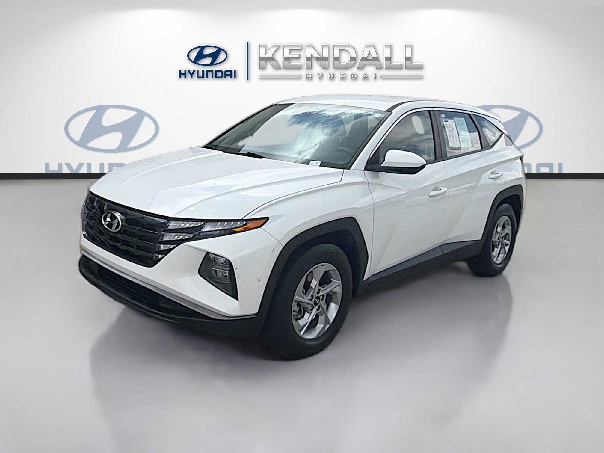 Used 2024 White Pearl Hyundai SE image 3