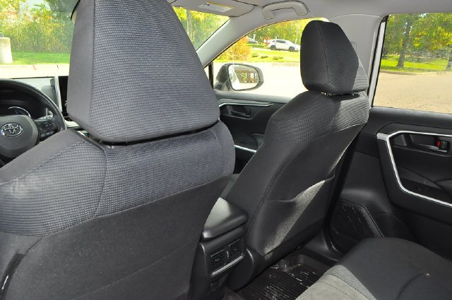 Used 2023 White Toyota LE image 14