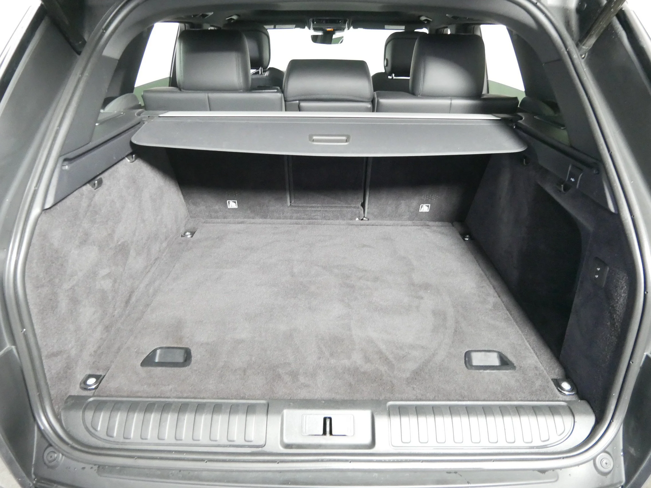 Used 2021 Eiger Grey Metallic Land Rover HSE Dynamic image 18