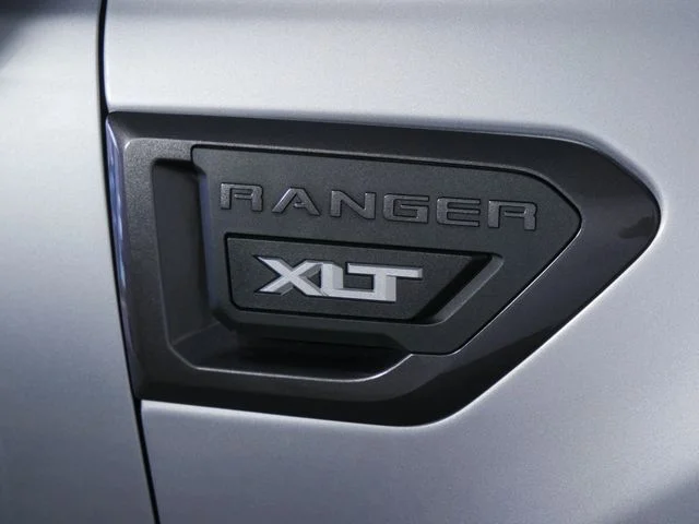 Used 2020 Silver Ford XLT image 9