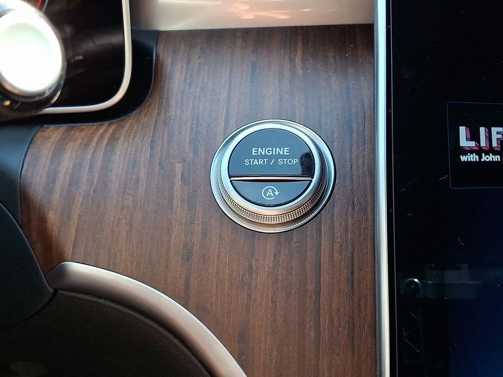 2025 Mercedes-Benz C-Class Sedan C 300 - Photo 22