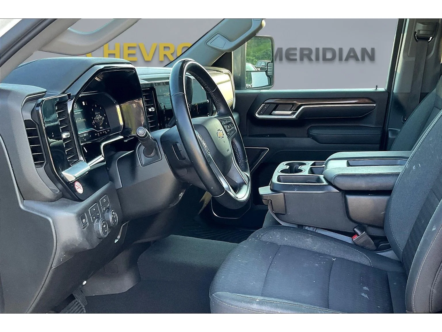 Used 2025 Summit White Chevrolet LT image 11