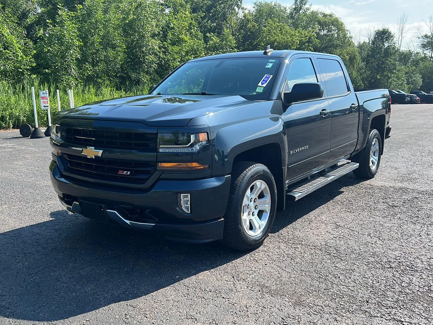 Used 2018 Graphite Metallic Chevrolet LT image 13