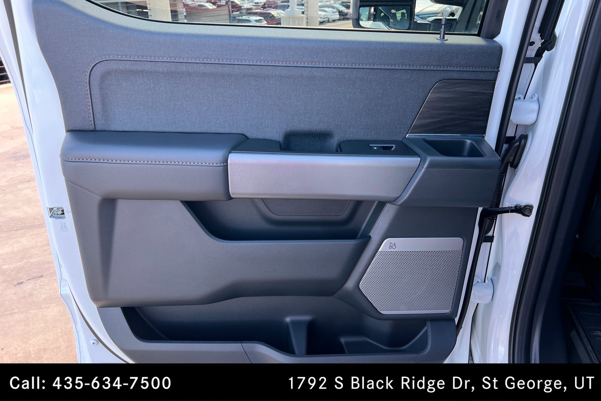 Used 2026 OXFORD WHITE Ford LARIAT image 19