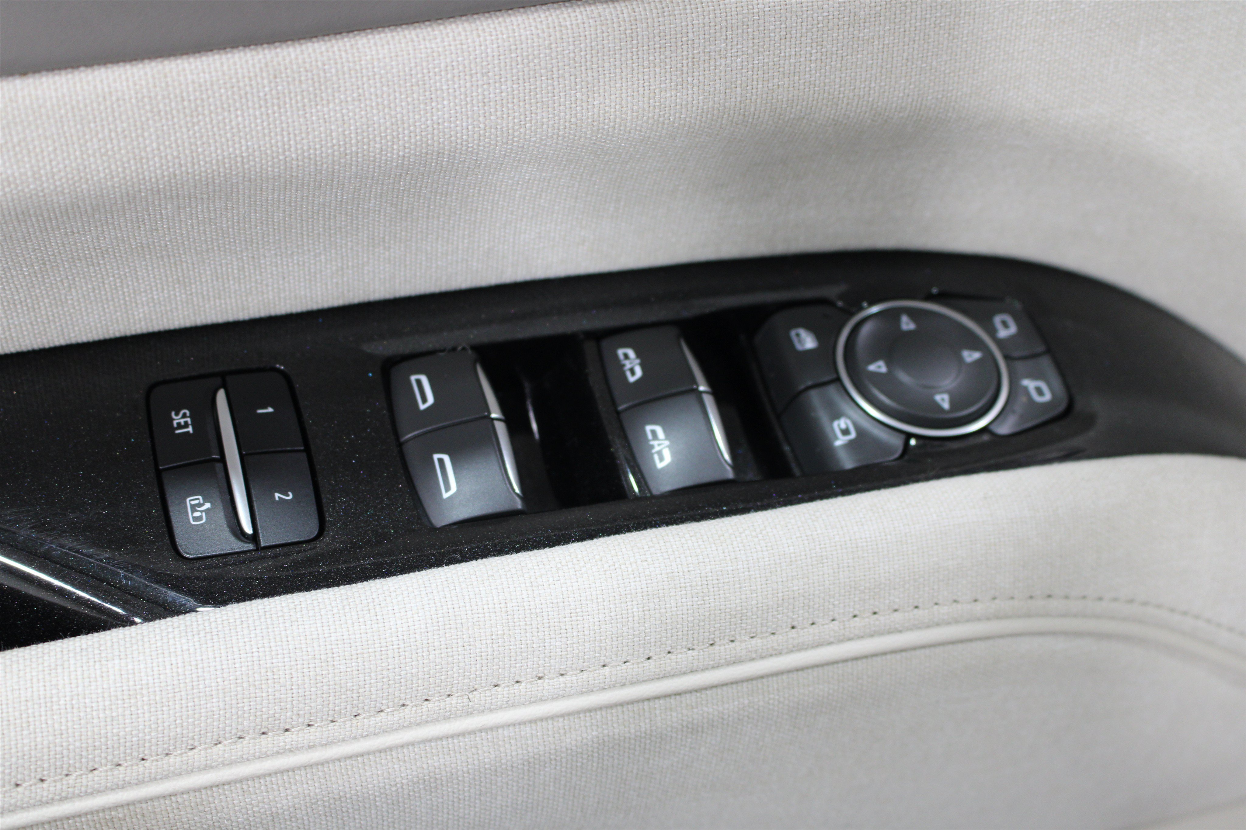 Used 2023 Crystal White Tricoat Cadillac 4WD Sport Platinum image 7