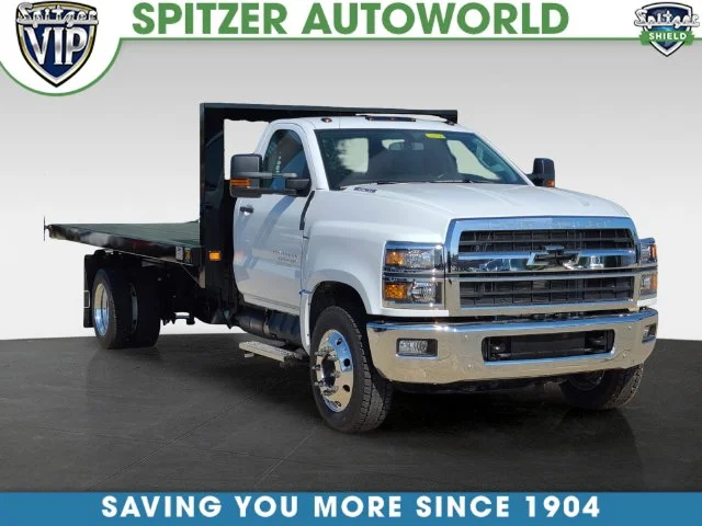 Used 2024 White Chevrolet 1WT image 1