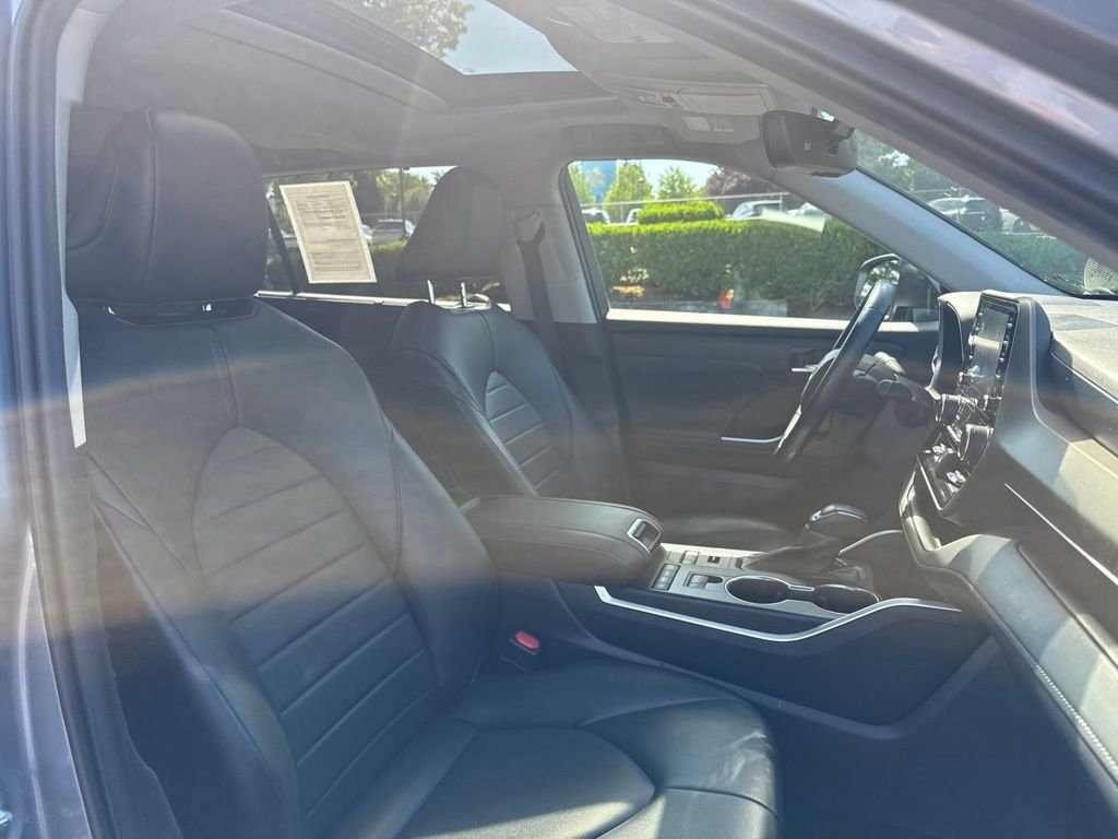 Used 2021 Moon Dust Toyota XLE image 26