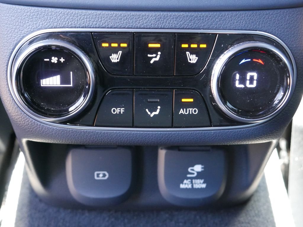 Used 2025 Silver Genesis 3.5T Sport image 18