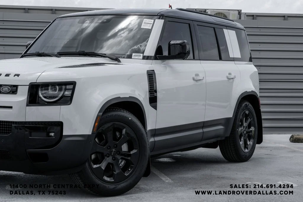 New 2026 Fuji White Land Rover S image 4