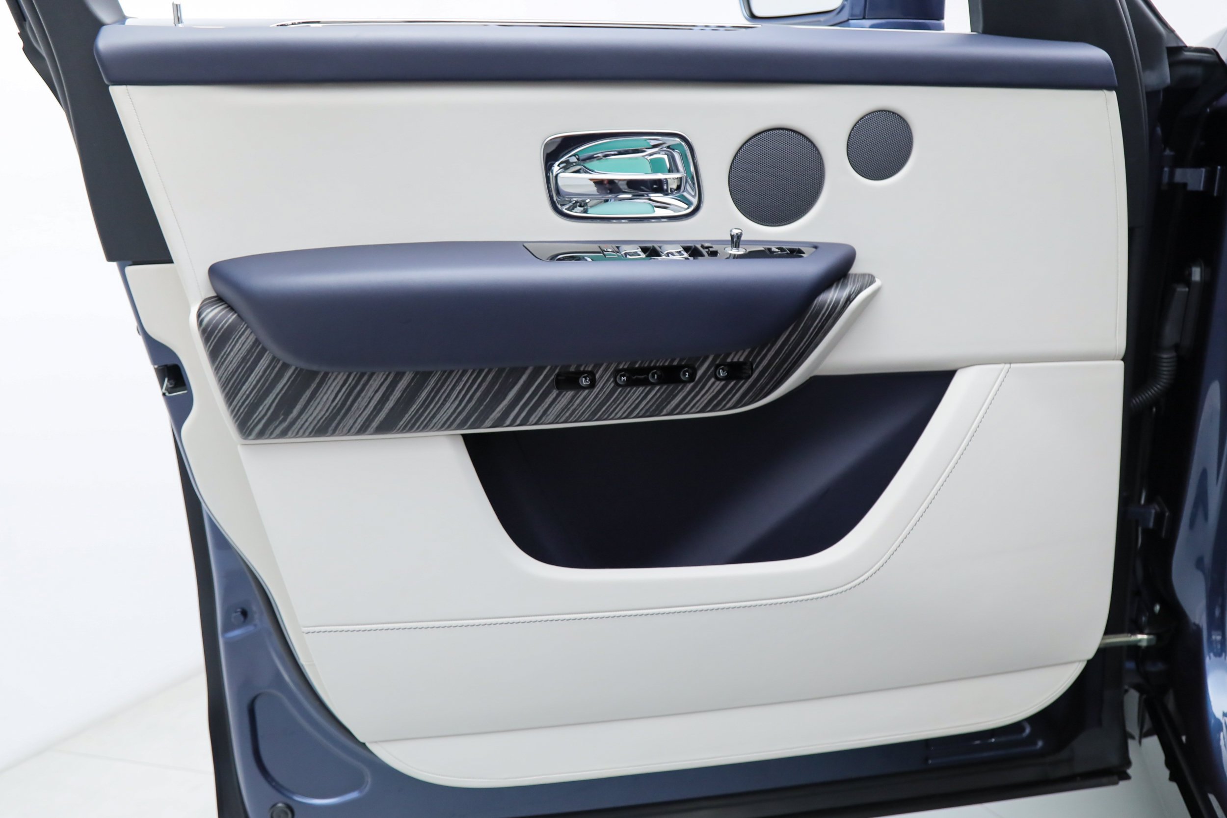 Used 2026 Blue Rolls-Royce  image 24