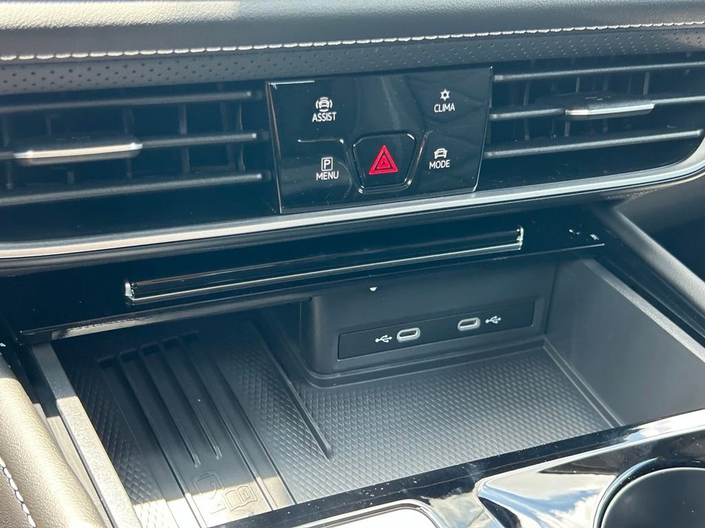 New 2026 Black Volkswagen SE w/Technology image 32