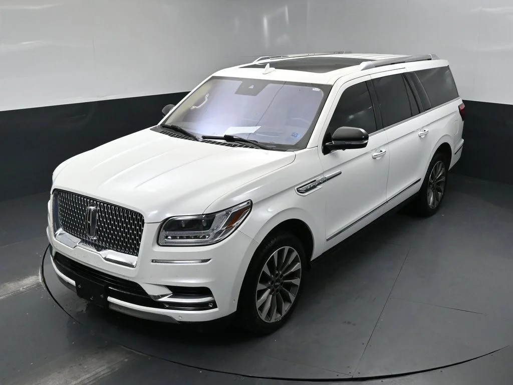 Used 2020 White Lincoln Reserve image 14