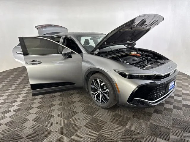 Used 2024  Toyota Limited image 15