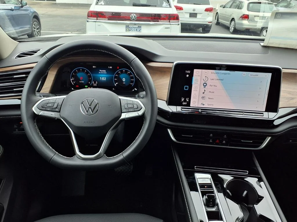 New 2026 Opal White Pearl Volkswagen SE w/Technology image 11