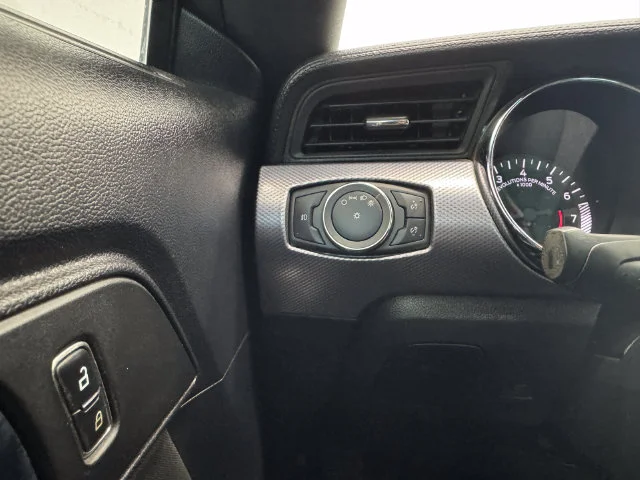 Used 2016 Oxford White Ford GT image 34